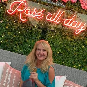 Meet your Posher, Dena